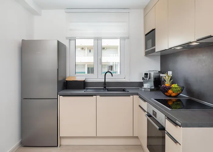 La Apartamento Promajna