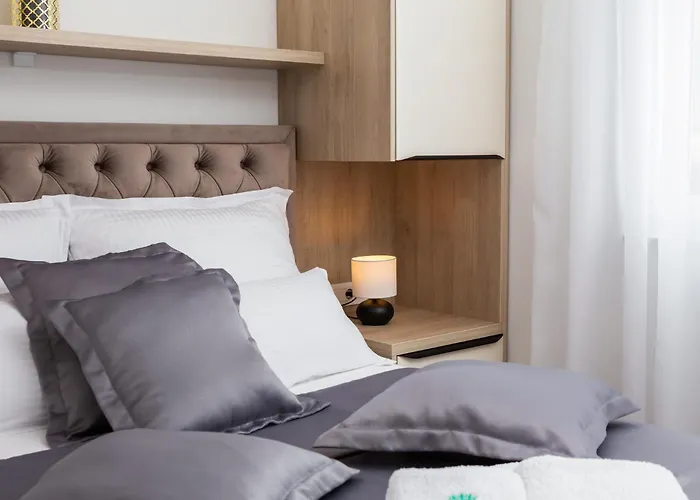 La Apartamento Promajna