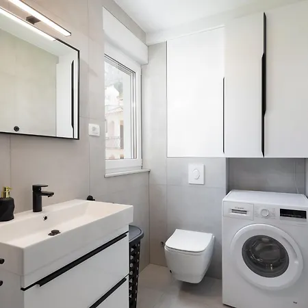 La Apartment Promajna