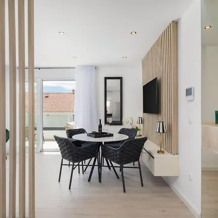 Apartment La